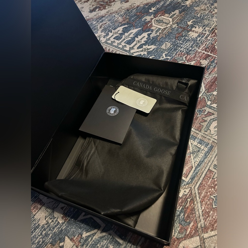 Canada Goose Black Hooded Jacket - Picture 7 of 14